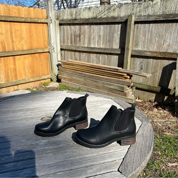 Eastland Jasmine Chelsea Boot- Black- size 9.5 W nwot - Picture 4 of 7